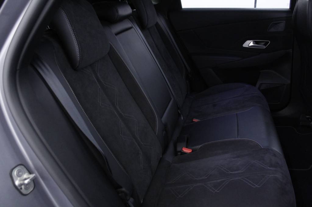ds-ds-7-crossback-2022-hibrido-1598cc