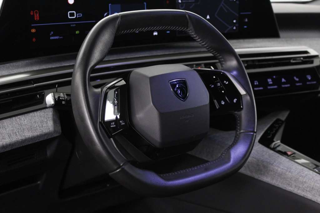peugeot-5008-2024-hibrido-1199cc