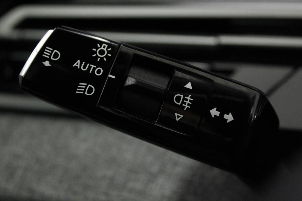 peugeot-5008-2024-hibrido-1199cc