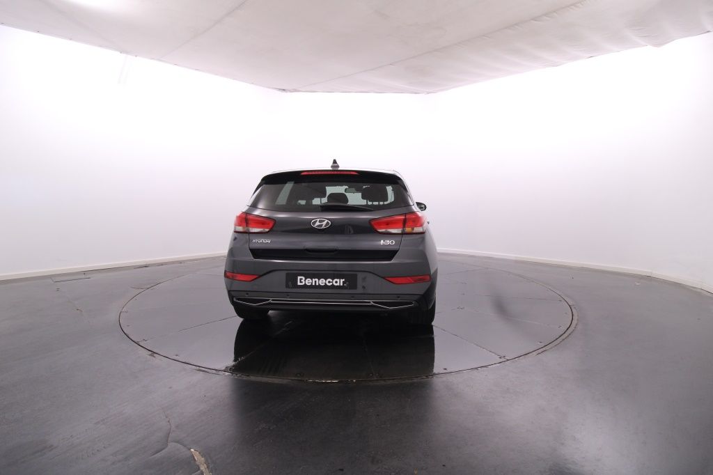 hyundai-i30-2023-gasolina-998cc
