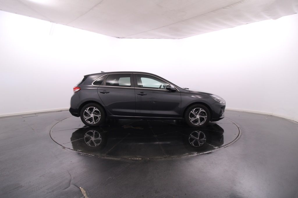 hyundai-i30-2023-gasolina-998cc