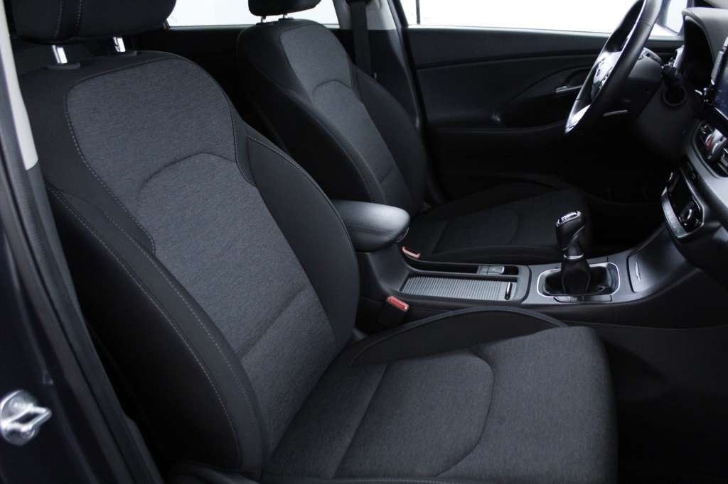 hyundai-i30-2023-gasolina-998cc