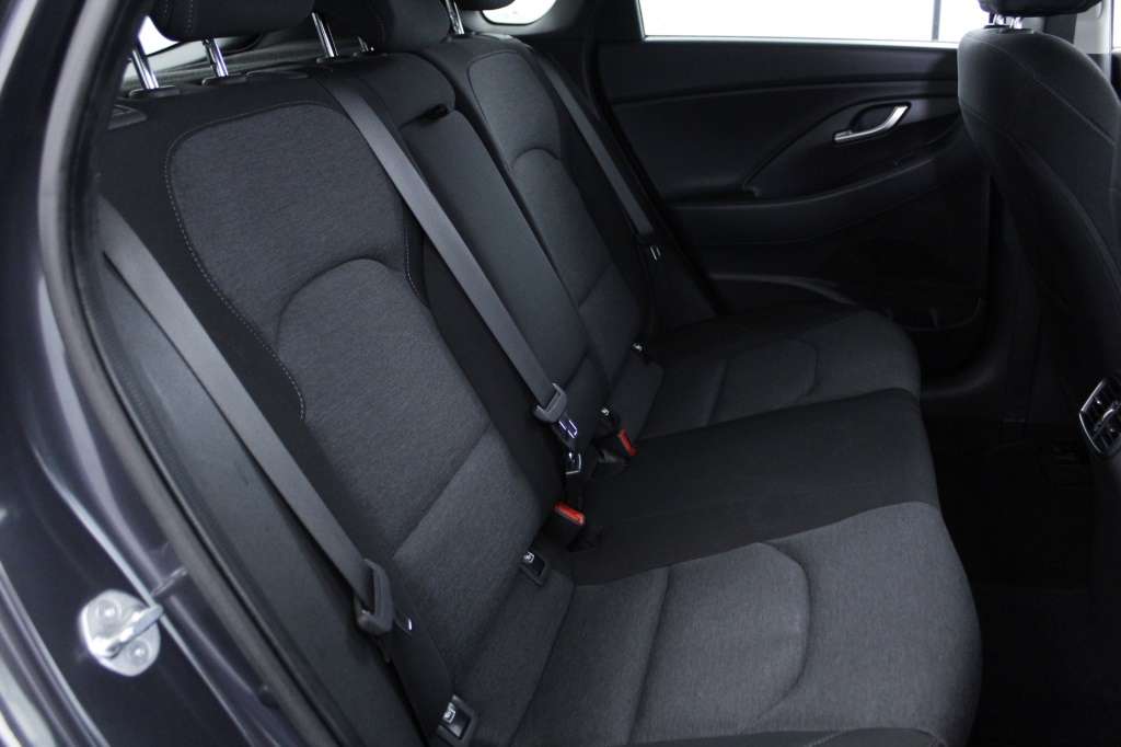 hyundai-i30-2023-gasolina-998cc