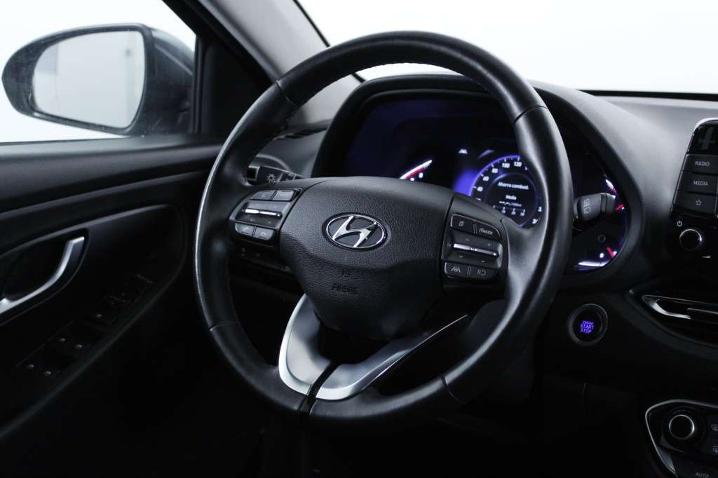 hyundai-i30-2023-gasolina-998cc