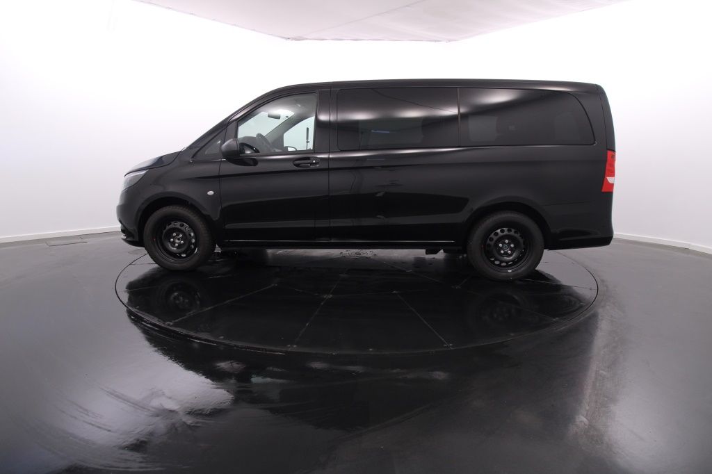 mercedes-benz-vito-2023-diesel-1950cc
