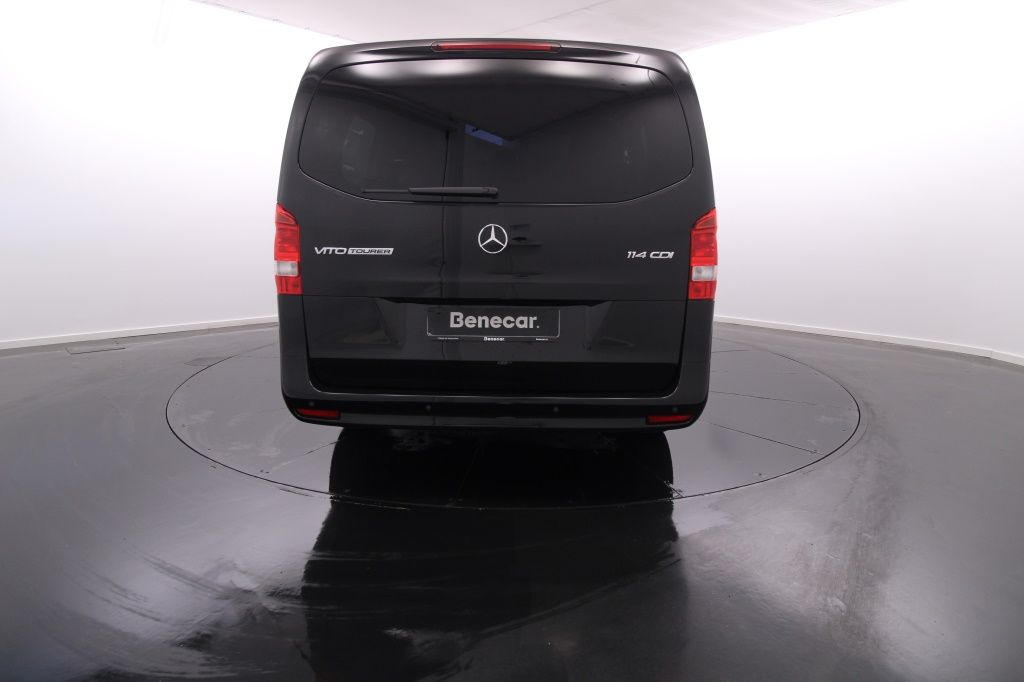 mercedes-benz-vito-2023-diesel-1950cc