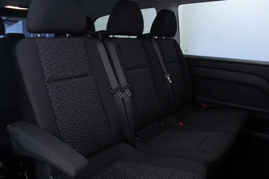 mercedes-benz-vito-2023-diesel-1950cc