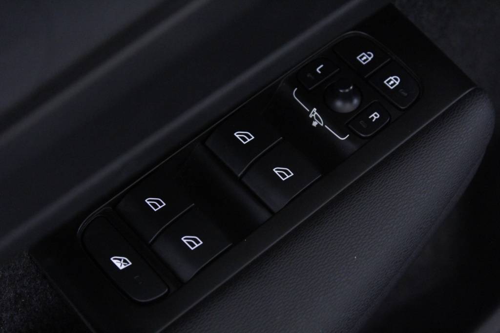 volvo-xc40-2022-gasolina-1477cc