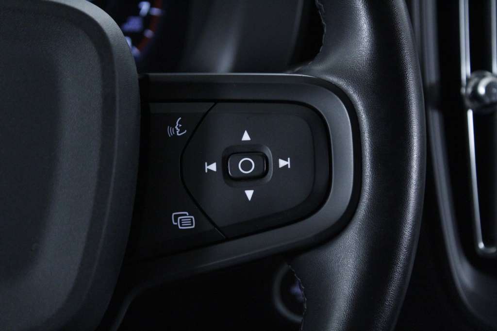 volvo-xc40-2022-gasolina-1477cc
