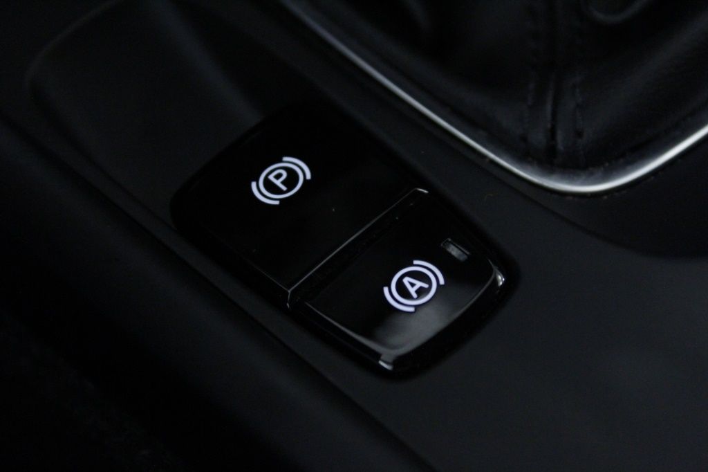 volvo-xc40-2022-gasolina-1477cc