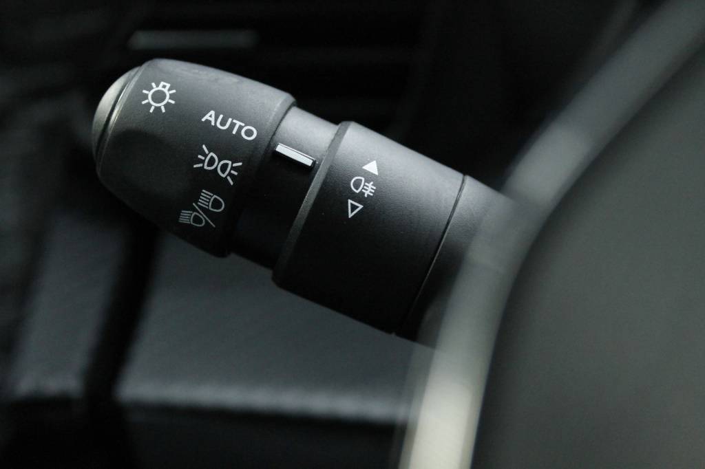 peugeot-208-2024-gasolina-1199cc
