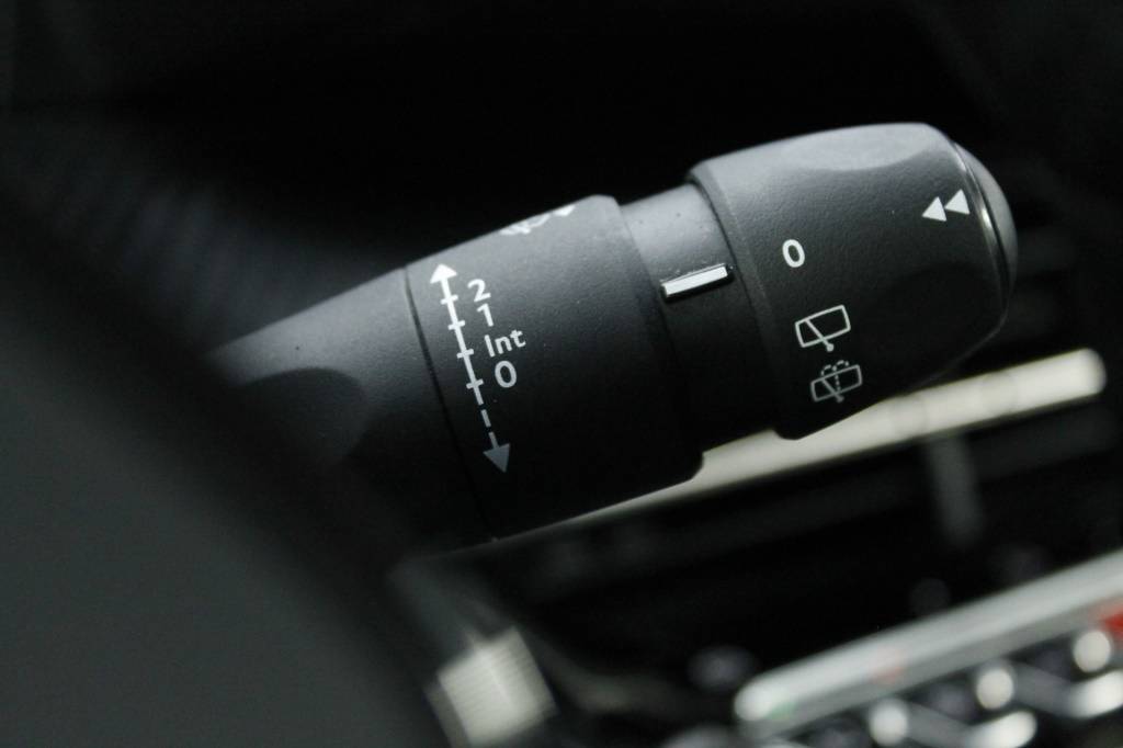 peugeot-208-2024-gasolina-1199cc