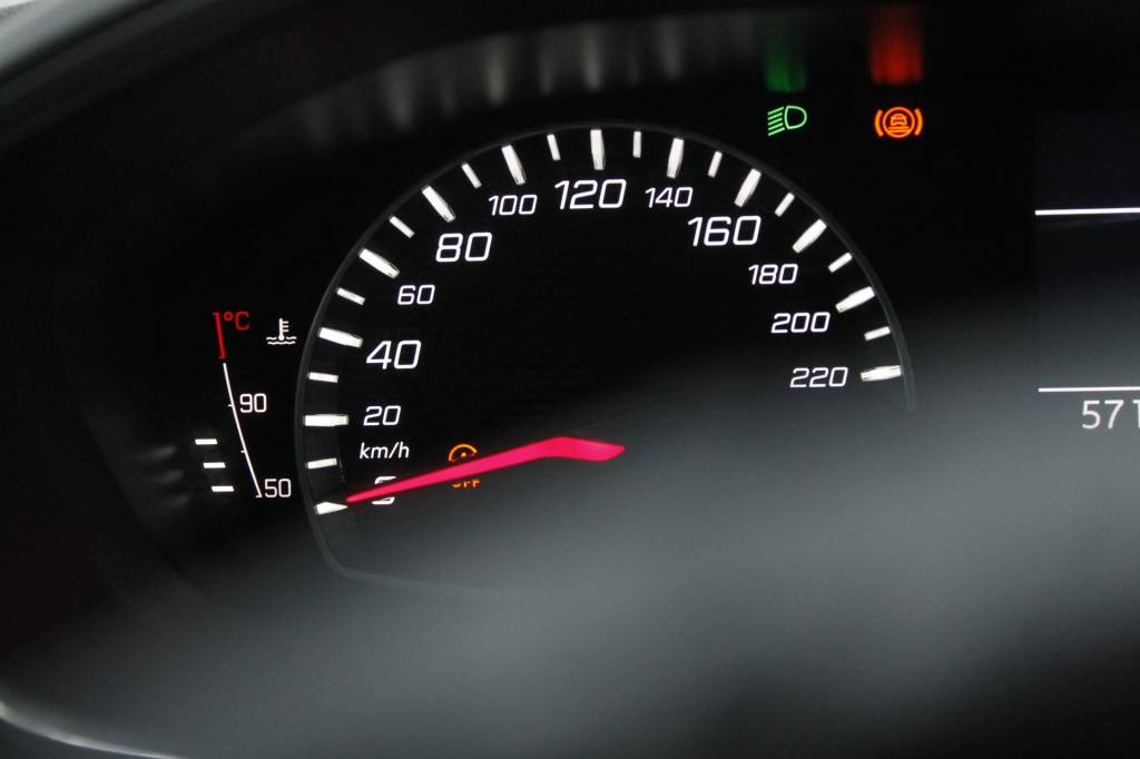 peugeot-208-2024-gasolina-1199cc