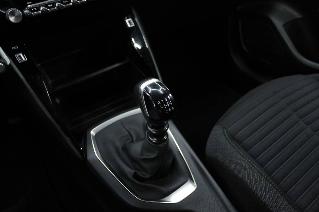 peugeot-208-2024-gasolina-1199cc