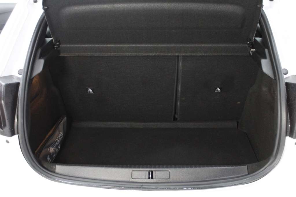 peugeot-208-2024-gasolina-1199cc
