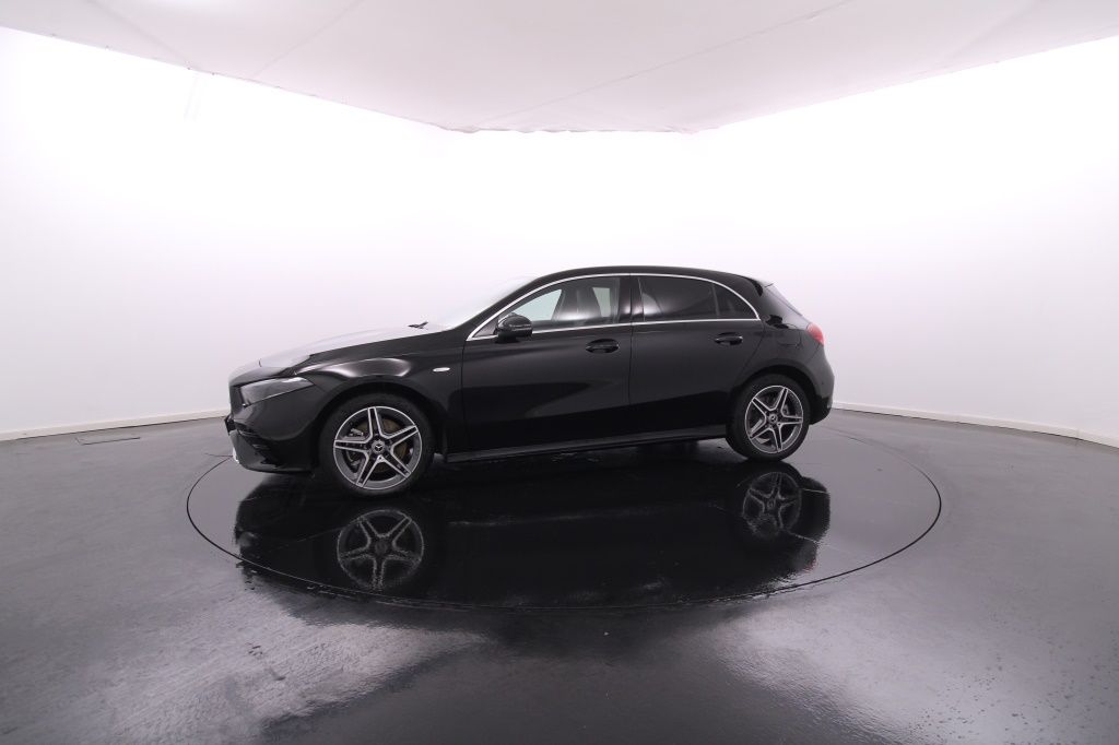 mercedes-benz-classe-a-2025-hibrido-1332cc