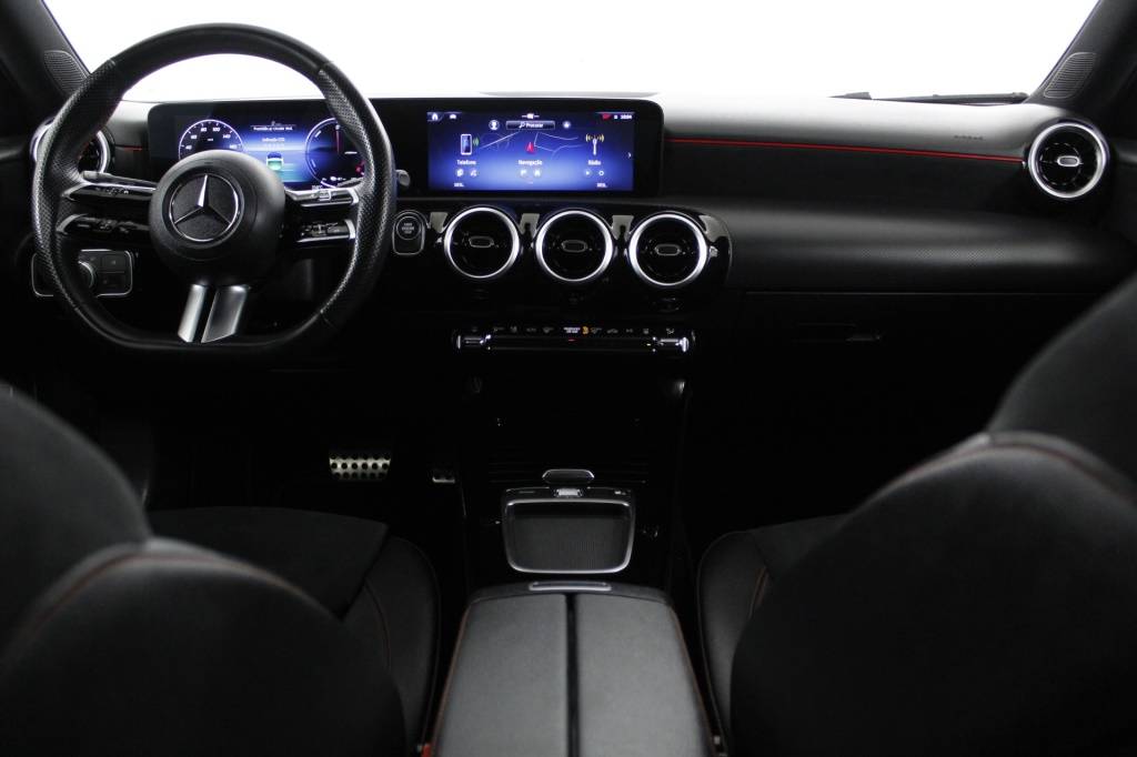 mercedes-benz-classe-a-2025-hibrido-1332cc