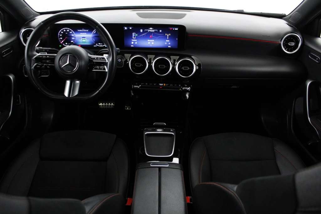 mercedes-benz-classe-a-2025-hibrido-1332cc