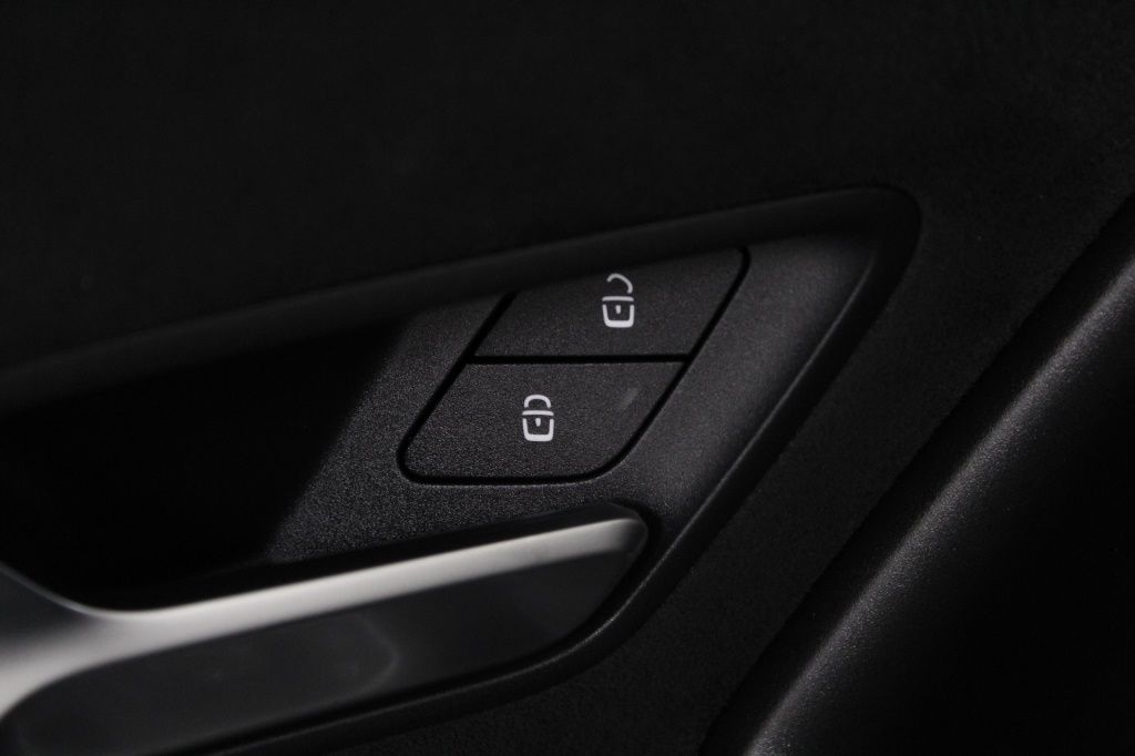 mercedes-benz-classe-a-2025-hibrido-1332cc