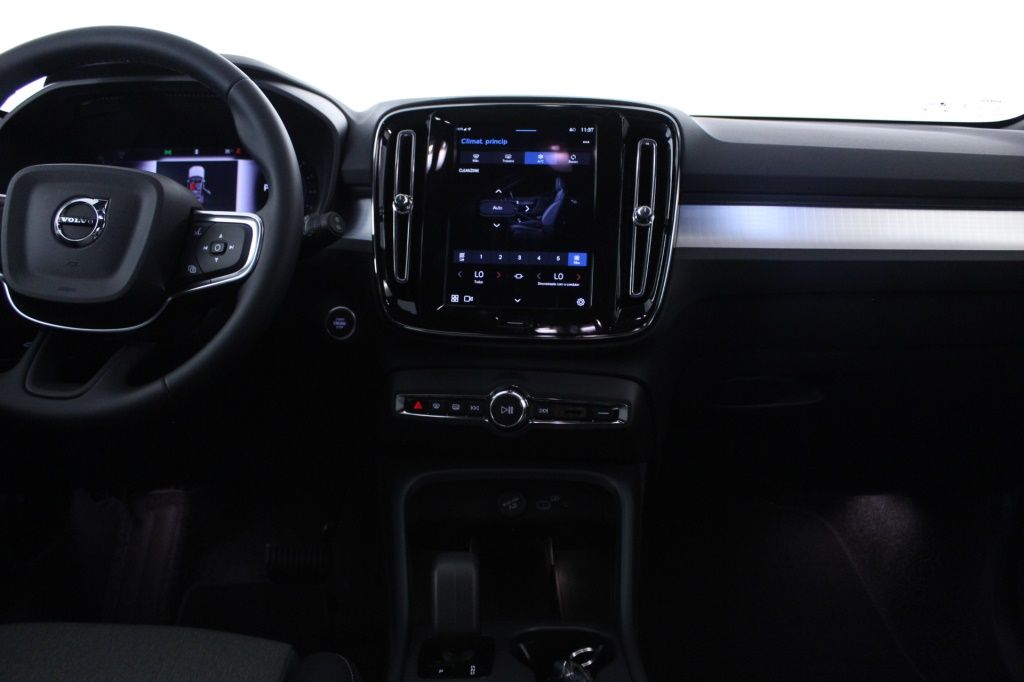 volvo-xc40-2025-hibrido-1969cc