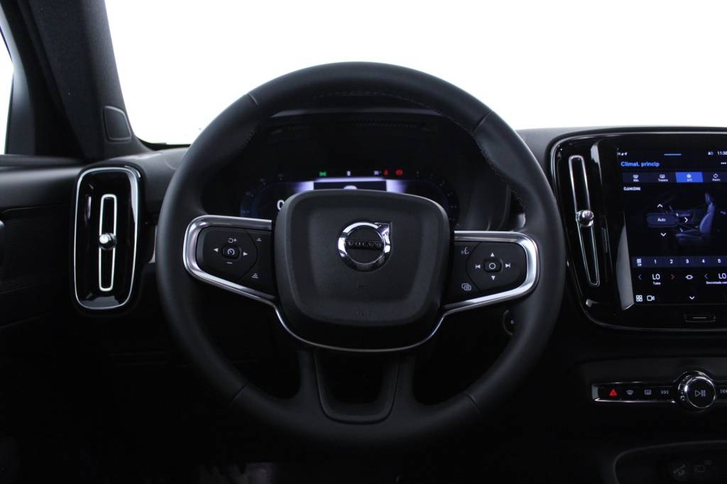 volvo-xc40-2025-hibrido-1969cc
