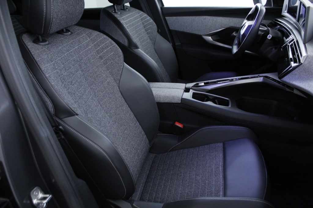 peugeot-5008-2025-hibrido-1199cc