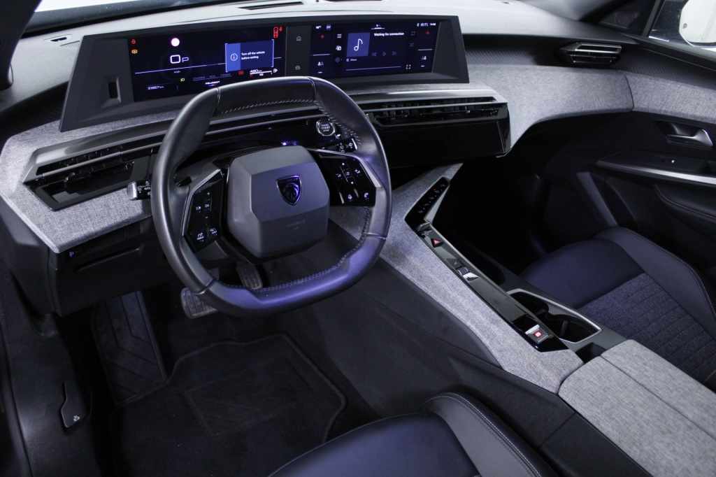 peugeot-5008-2025-hibrido-1199cc