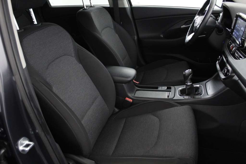 hyundai-i30-2024-gasolina-998cc
