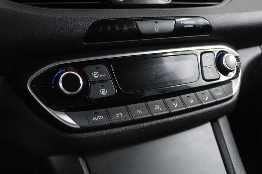 hyundai-i30-2024-gasolina-998cc