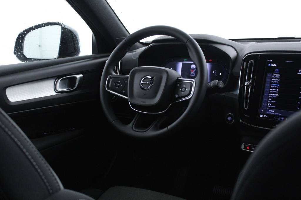 volvo-xc40-2025-hibrido-1969cc