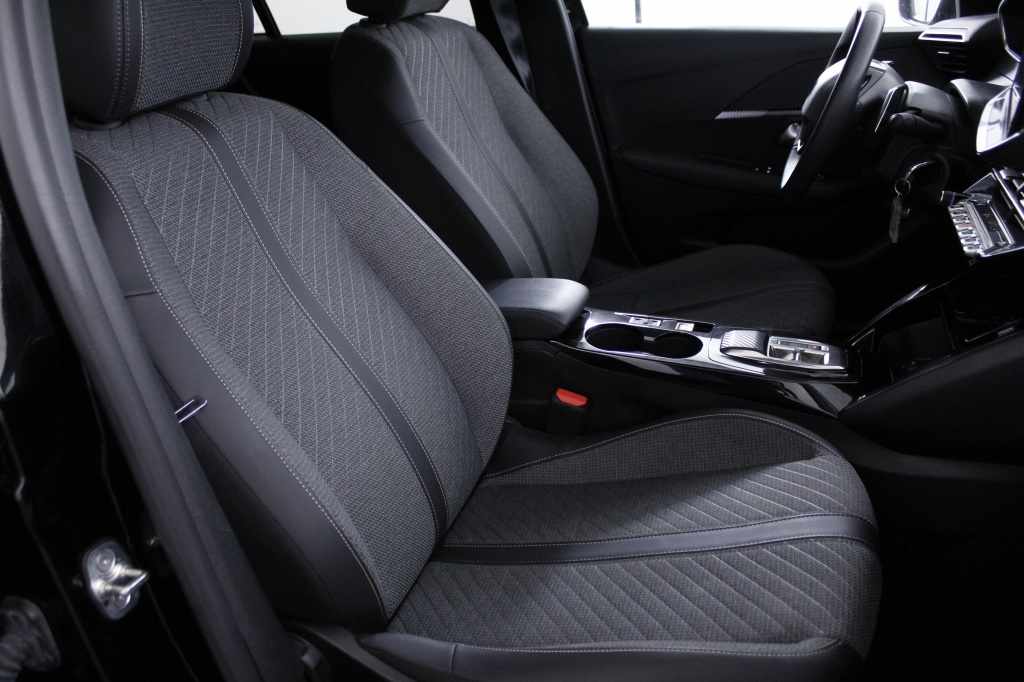 peugeot-208-2025-hibrido-1199cc