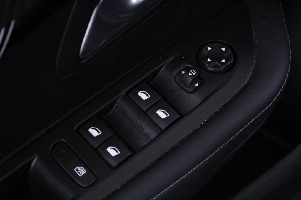 peugeot-208-2025-hibrido-1199cc