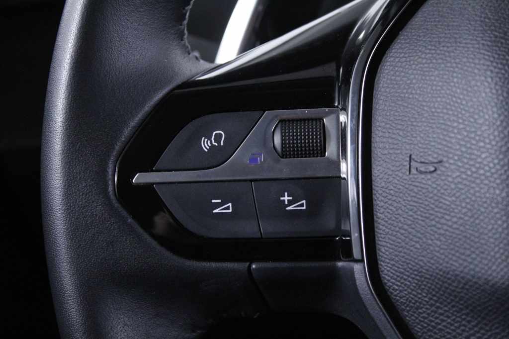 peugeot-208-2025-hibrido-1199cc