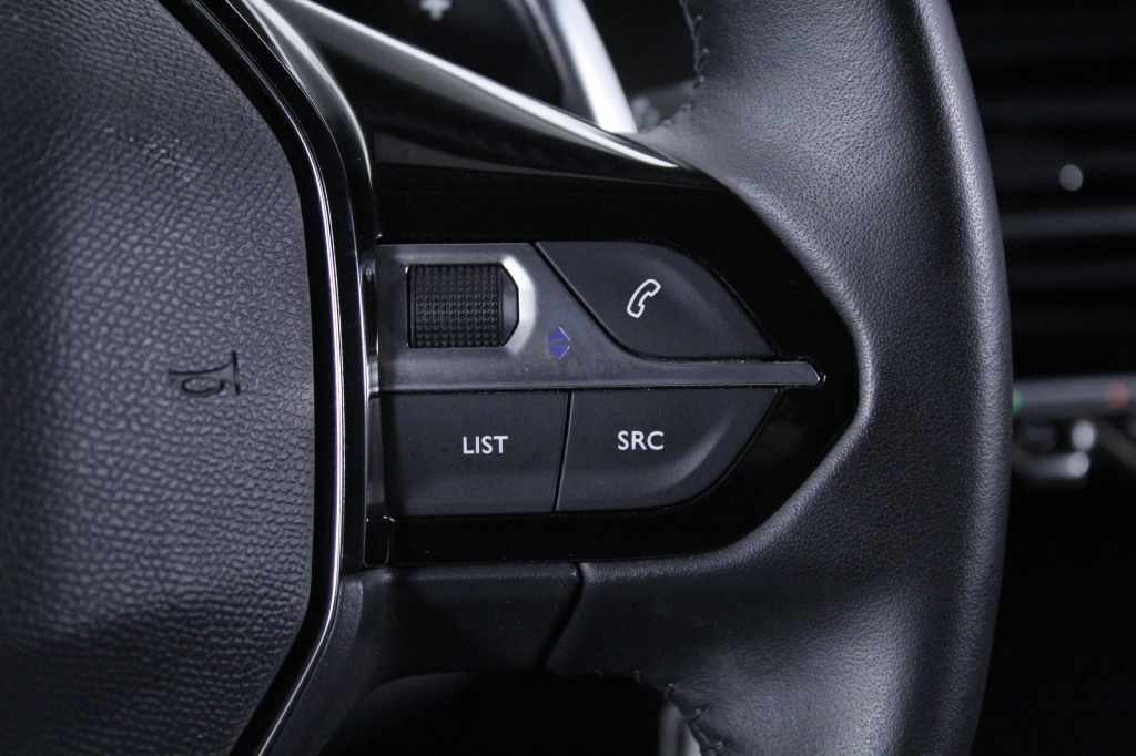 peugeot-208-2025-hibrido-1199cc