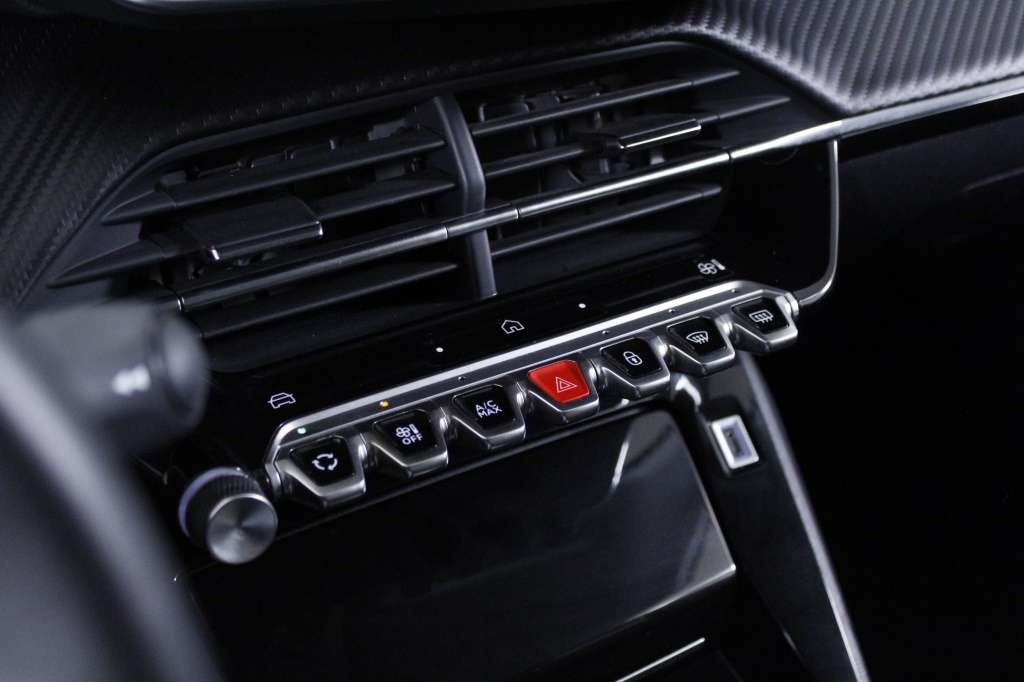 peugeot-208-2025-hibrido-1199cc
