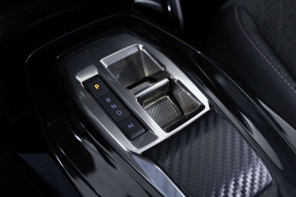 peugeot-208-2025-hibrido-1199cc