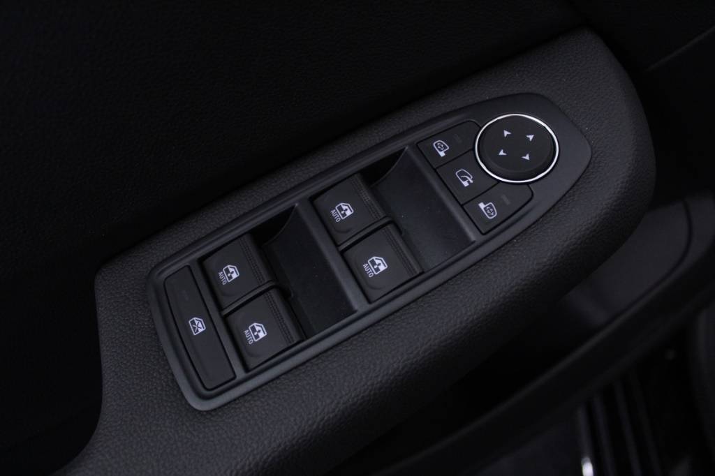 mitsubishi-colt-2024-gasolina-999cc