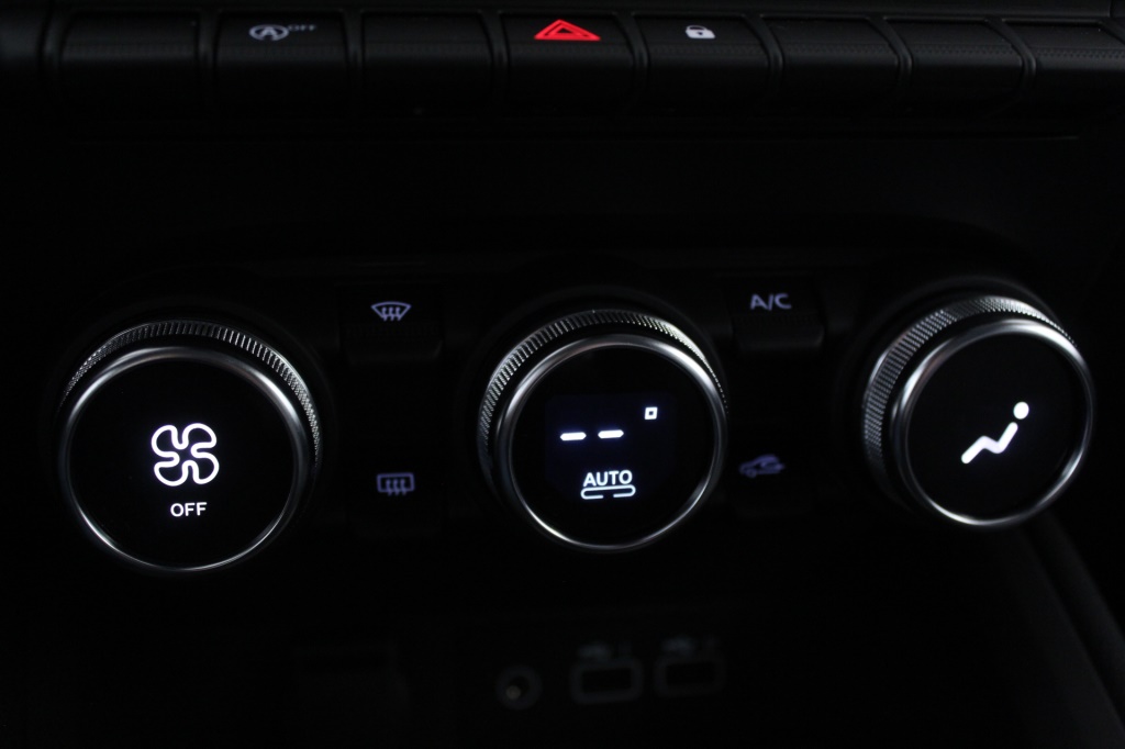 mitsubishi-colt-2024-gasolina-999cc