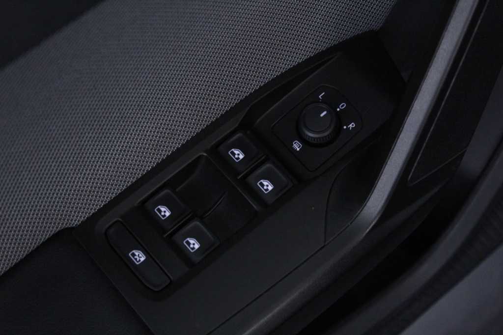 seat-leon-st-2024-gasolina-999cc