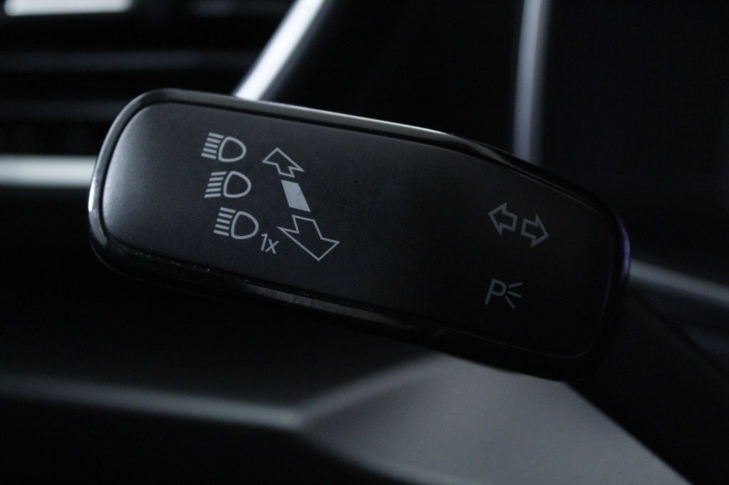 seat-leon-st-2024-gasolina-999cc
