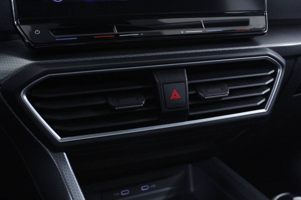 seat-leon-st-2024-gasolina-999cc