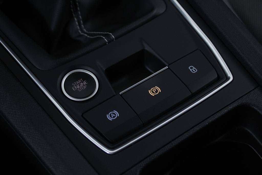 seat-leon-st-2024-gasolina-999cc