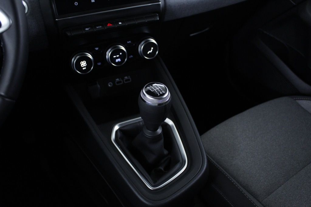 mitsubishi-colt-2024-gasolina-999cc