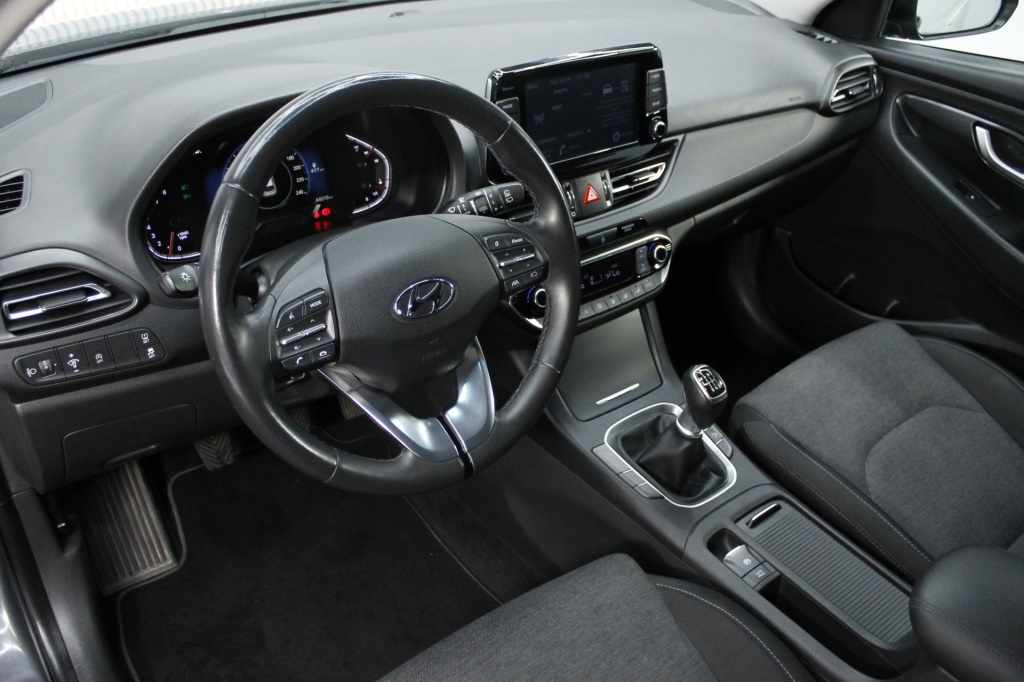 hyundai-i30-2024-gasolina-998cc