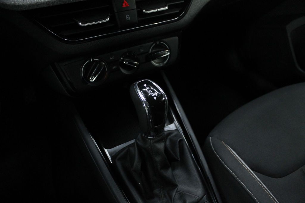 skoda-kamiq-2024-gasolina-999cc