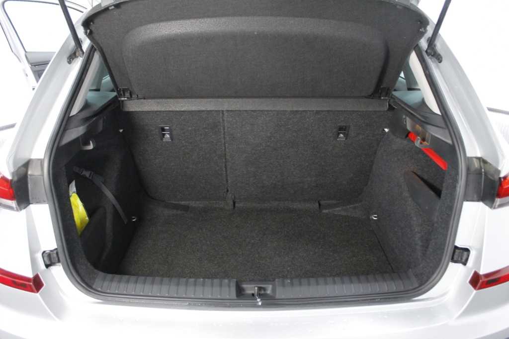 skoda-kamiq-2024-gasolina-999cc