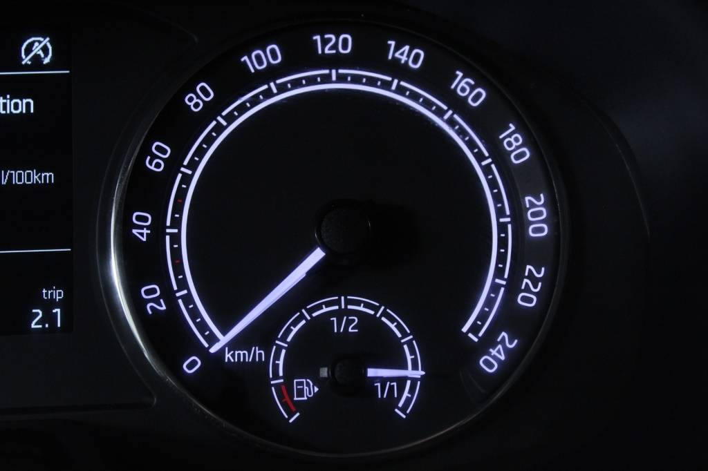 skoda-fabia-2023-gasolina-999cc
