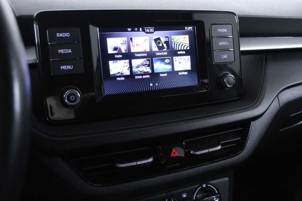 skoda-fabia-2023-gasolina-999cc