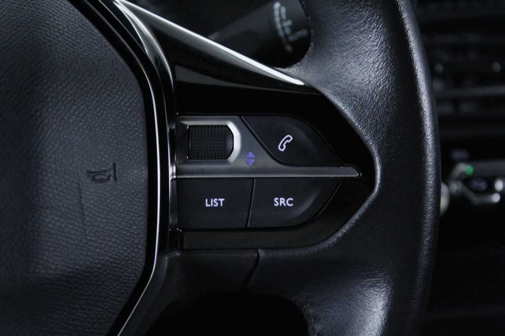 peugeot-2008-2024-gasolina-1199cc