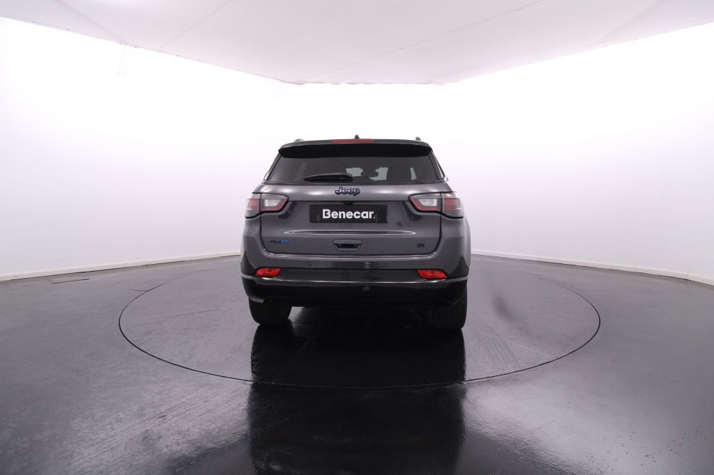 jeep-compass-2024-hibrido-1332cc
